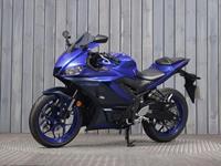 YAMAHA R3