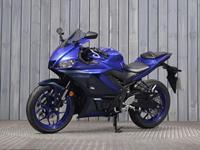 YAMAHA R3