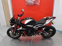 TRIUMPH STREET TRIPLE 765 RS