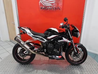 TRIUMPH STREET TRIPLE 765 RS