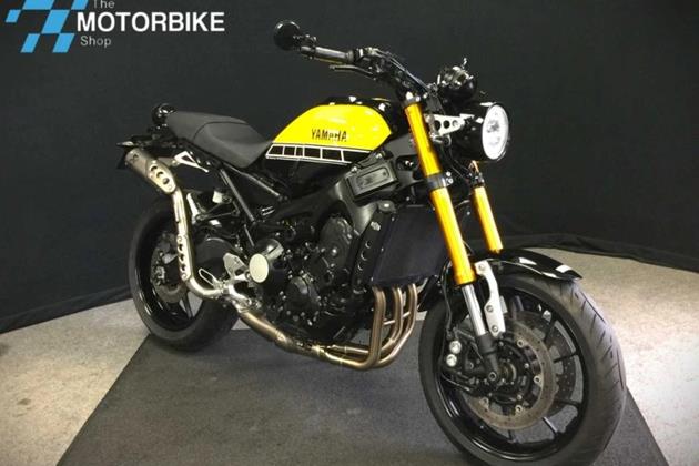 YAMAHA XSR900