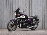 TRIUMPH BONNEVILLE 900