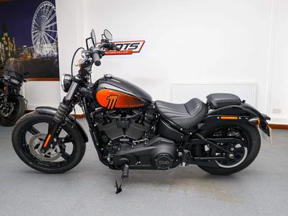 HARLEY-DAVIDSON STREET BOB