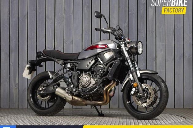 YAMAHA XSR700