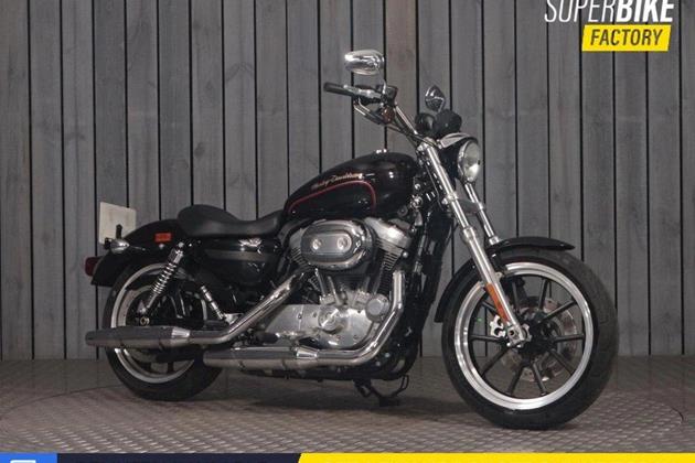 HARLEY-DAVIDSON SPORTSTER 883