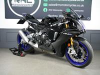 YAMAHA R1M