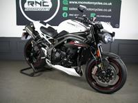 TRIUMPH SPEED TRIPLE 1050