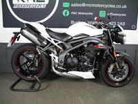 TRIUMPH SPEED TRIPLE 1050