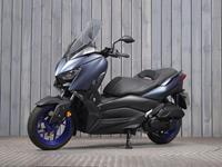 YAMAHA XMAX 125