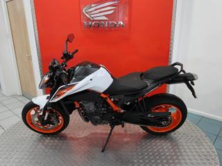 KTM 890 DUKE R 