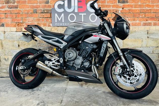 TRIUMPH STREET TRIPLE 765 RS