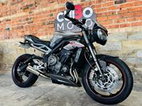 TRIUMPH STREET TRIPLE 765 RS