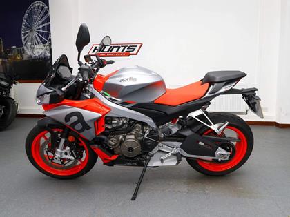 APRILIA TUONO 660