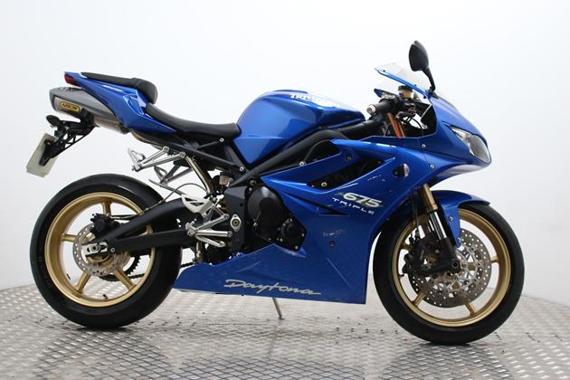 TRIUMPH DAYTONA 675