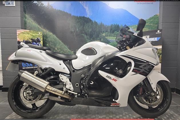 SUZUKI GSX1300R HAYABUSA