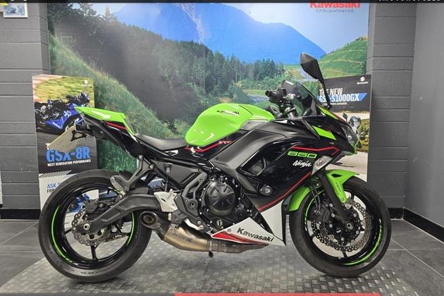 KAWASAKI NINJA 650