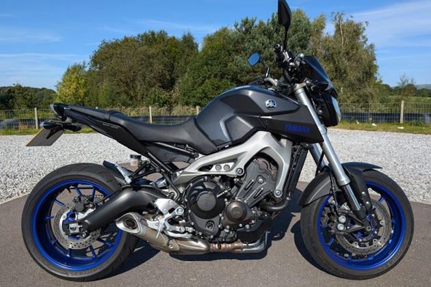 YAMAHA MT-09