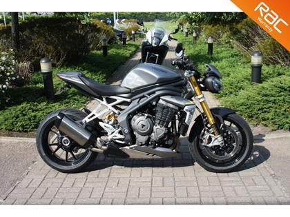 TRIUMPH SPEED TRIPLE 1200 RS