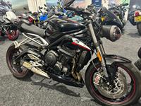 TRIUMPH STREET TRIPLE 765 RS