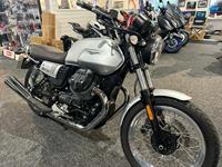 MOTO-GUZZI V7