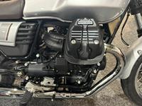 MOTO-GUZZI V7