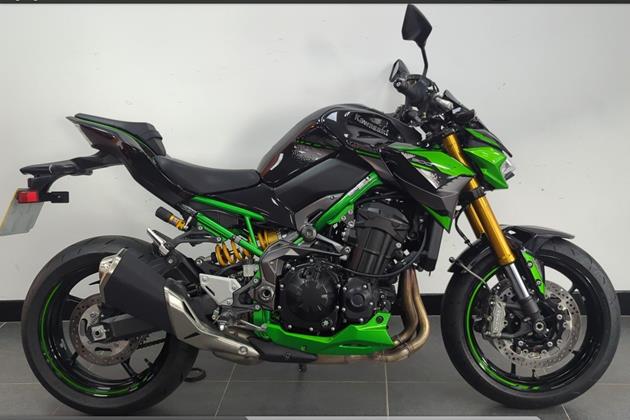 KAWASAKI Z900