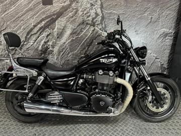 TRIUMPH THUNDERBIRD 1700