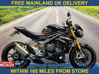 TRIUMPH SPEED TRIPLE 1200 RS 