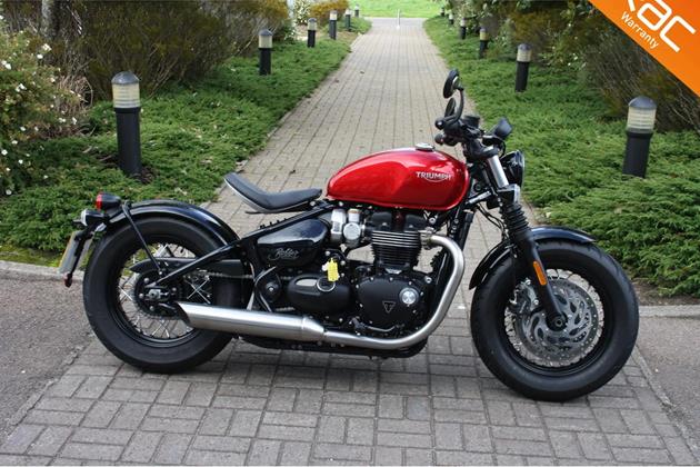 TRIUMPH BONNEVILLE BOBBER