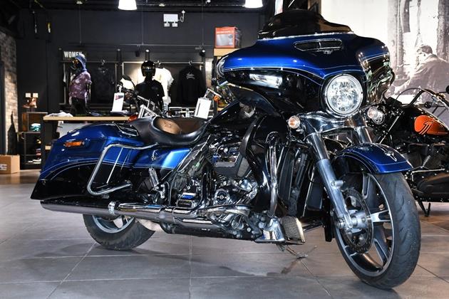 HARLEY-DAVIDSON STREET GLIDE