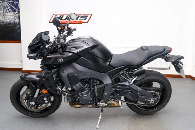 YAMAHA MT-10