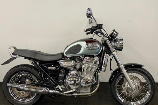 TRIUMPH THUNDERBIRD 900