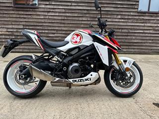 SUZUKI GSX-S1000 