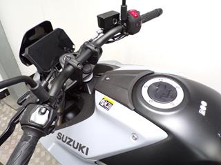 SUZUKI GSX-8S 