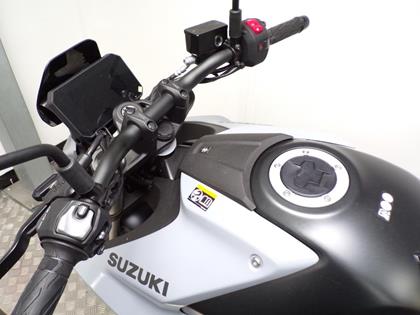 SUZUKI GSX-8S