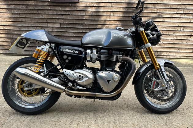 TRIUMPH THRUXTON 1200 R