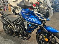 TRIUMPH TIGER 800