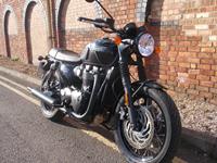 TRIUMPH BONNEVILLE T120 BLACK