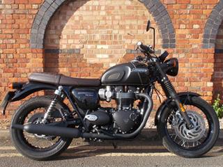 TRIUMPH BONNEVILLE T120 BLACK 