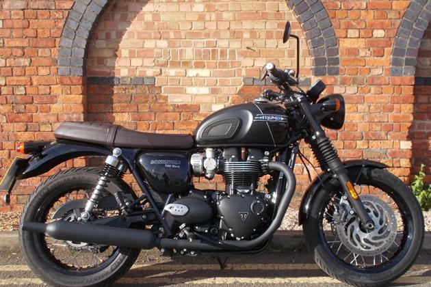 TRIUMPH BONNEVILLE T120 BLACK