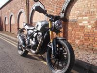 TRIUMPH SCRAMBLER 400 X