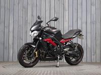 TRIUMPH STREET TRIPLE 675