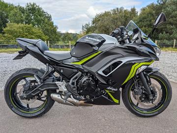 KAWASAKI NINJA 650