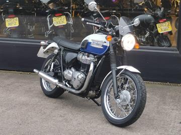 TRIUMPH BONNEVILLE T100