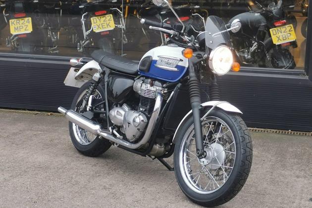 TRIUMPH BONNEVILLE T100