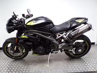 TRIUMPH SPEED TRIPLE 1050 RS