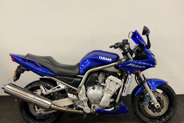 YAMAHA FZS1000 FAZER