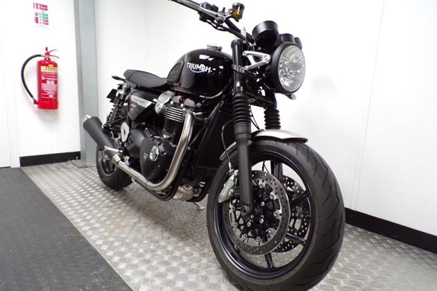 TRIUMPH SPEED TWIN 1200