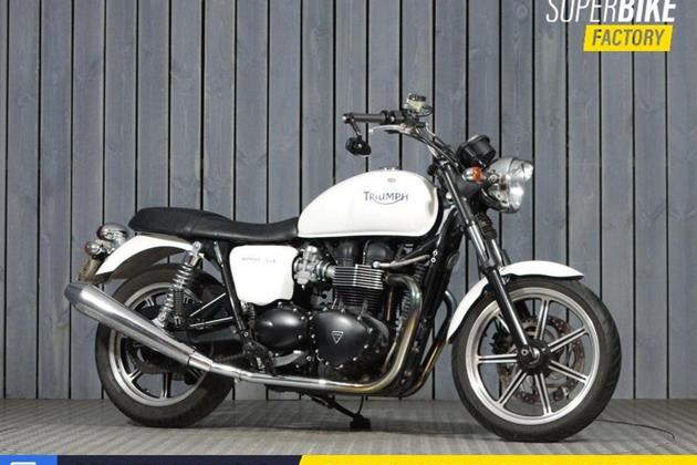 TRIUMPH BONNEVILLE 900