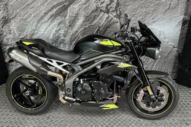 TRIUMPH SPEED TRIPLE 1050 RS